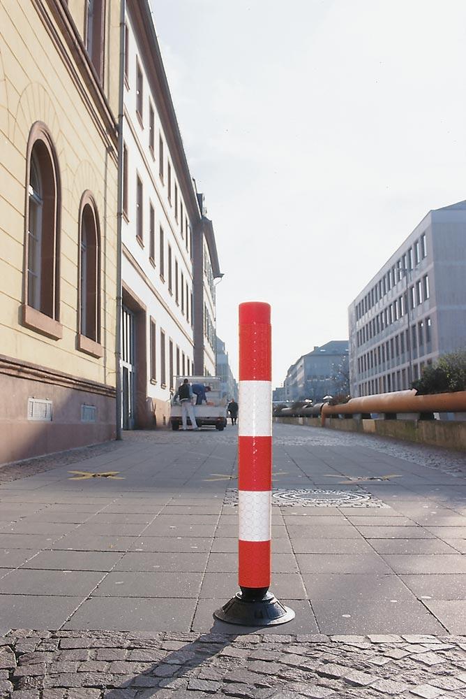 Sperrpfosten aus Kunststoff