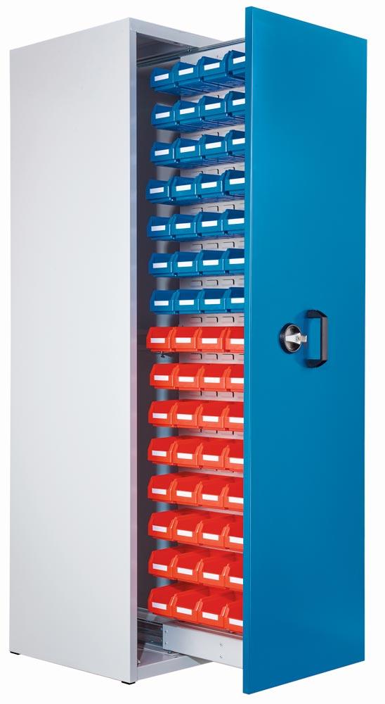 Vertikalauszugschrank mit Schlitzplatten