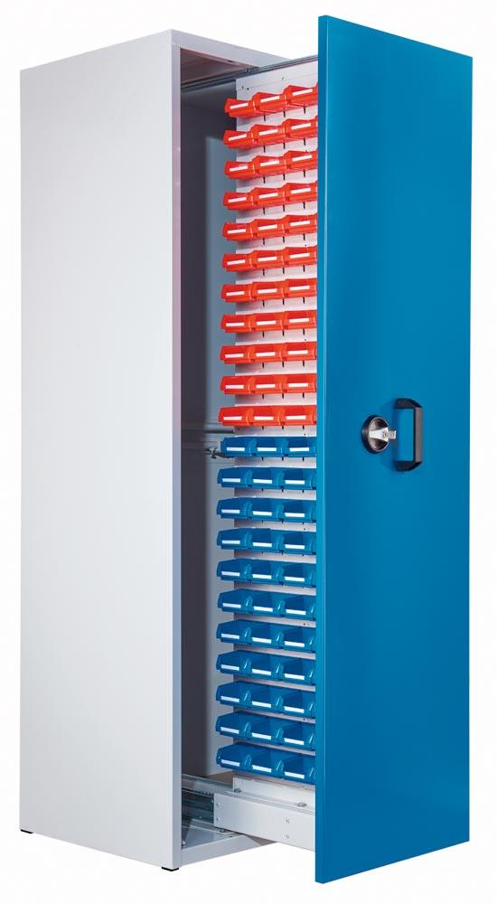 Vertikalauszugschrank mit Schlitzplatten