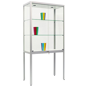 Vitrine, Standvitrine mit Schiebetüren