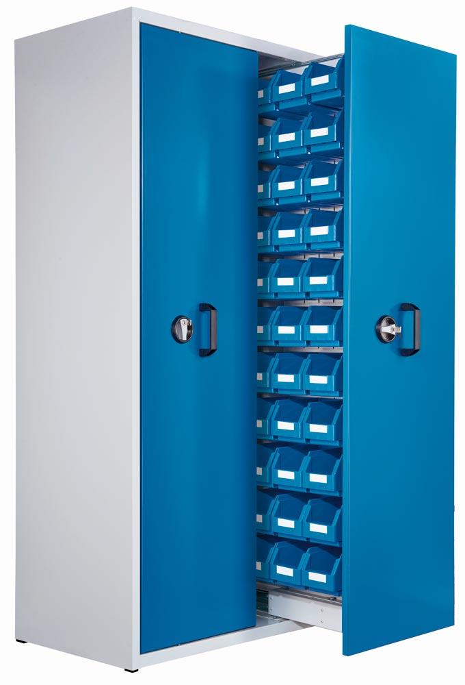 Vertikalauszugschrank mit Schlitzplatten
