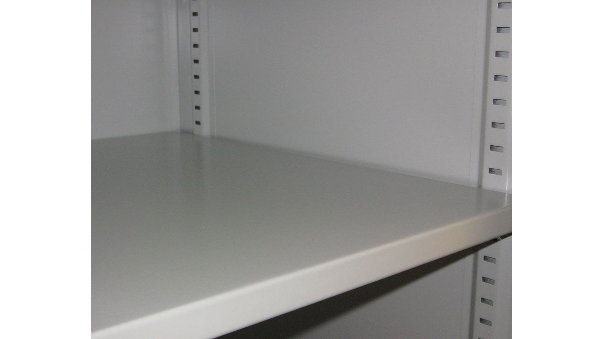 Einlegeboden für 800 mm breite Hängeschränke mit glatter Rückwand, 23 mm stark, inkl. 4 Bodenträgern, RAL 7035